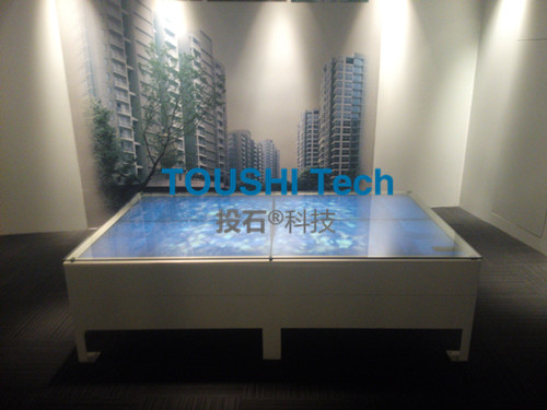 液晶拼接觸摸桌_副本.jpg