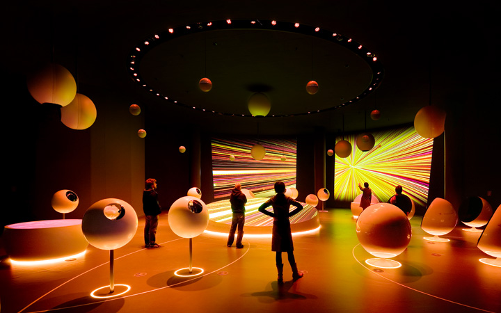 6_CERN_MainShow_rot_01